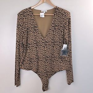 Good American Caramel Leopard Print Padded Shoulder Longsleeve Bodysuit